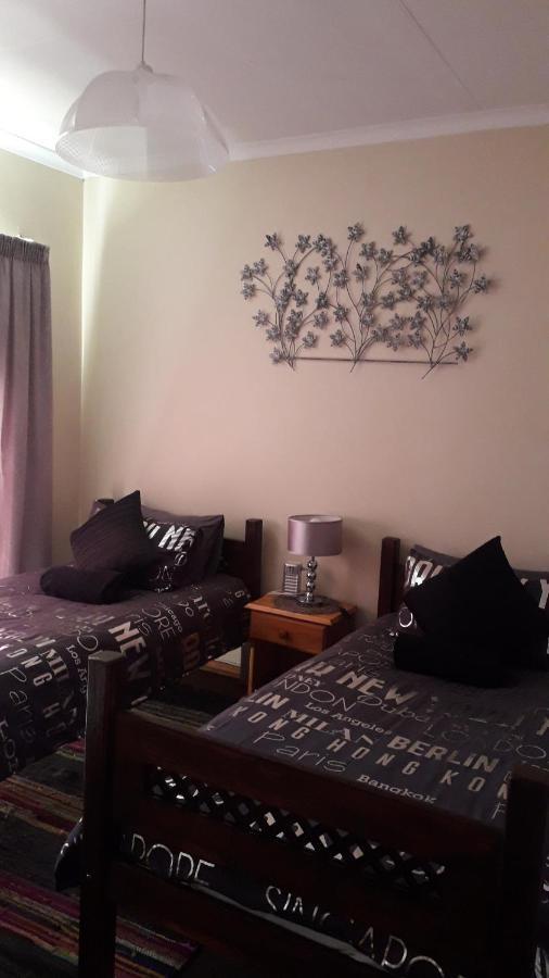 Pride Rock Accommodation Middelburg  Esterno foto