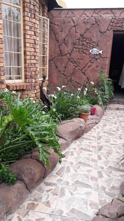 Pride Rock Accommodation Middelburg  Esterno foto