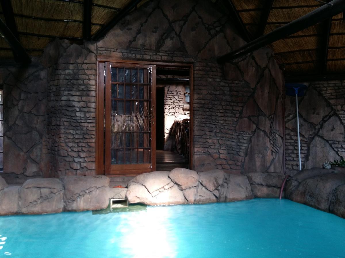 Pride Rock Accommodation Middelburg  Esterno foto