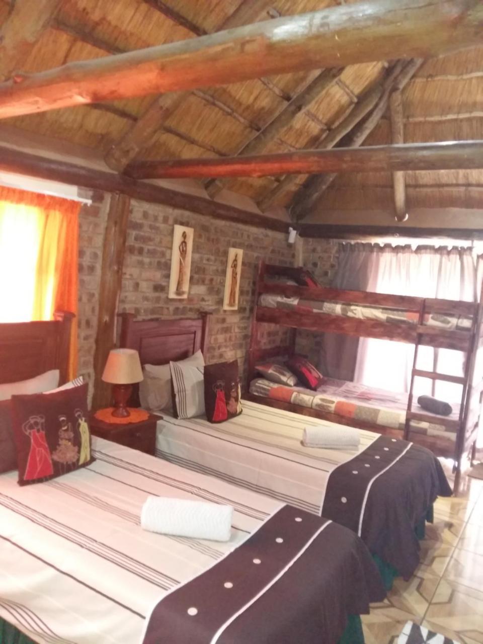 Pride Rock Accommodation Middelburg  Esterno foto