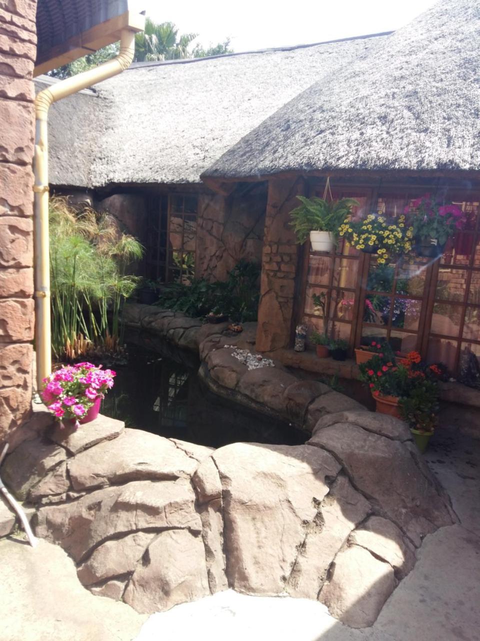 Pride Rock Accommodation Middelburg  Esterno foto